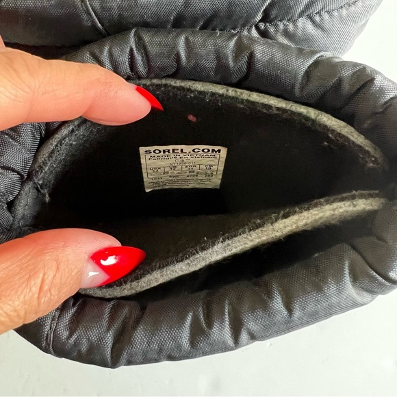 Sorel Black ‘Cub' Snow Boot. Size 13 - Picture 9 of 10